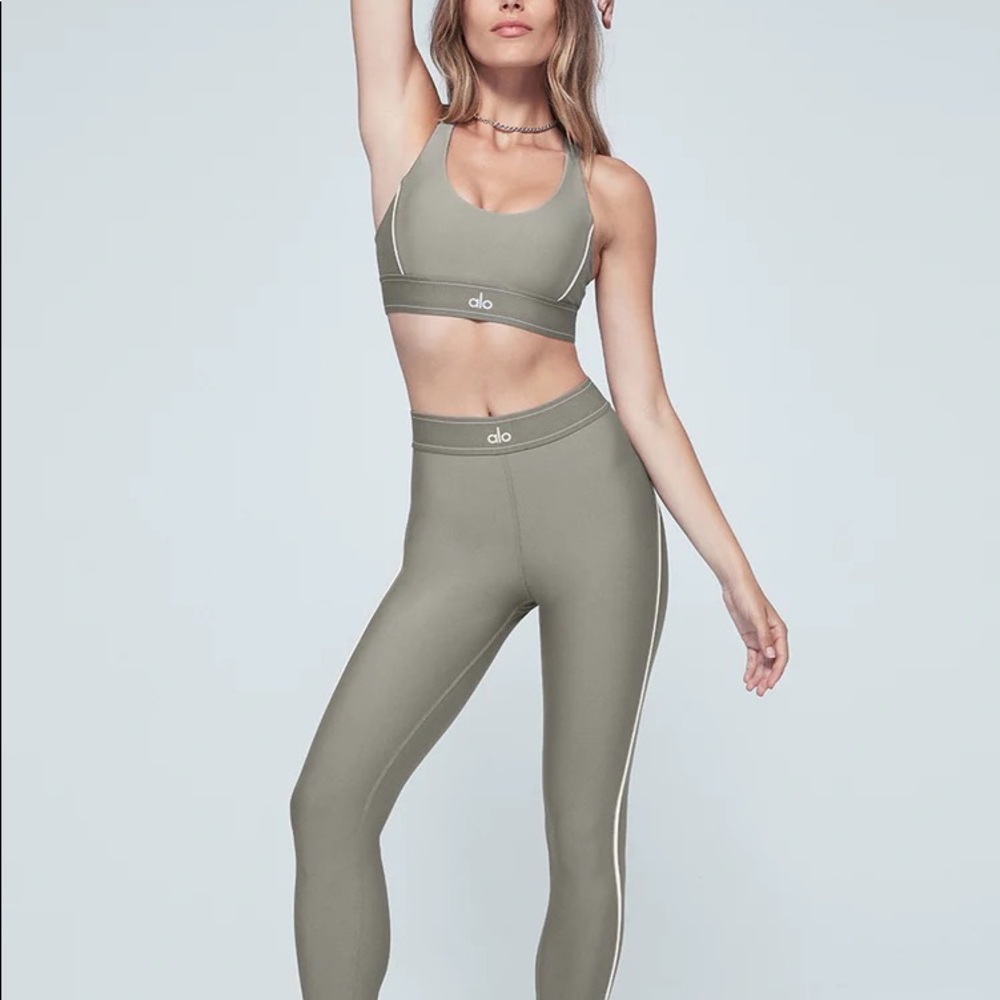Alo yoga airlift suit up leggings sz small and bra set sz medium